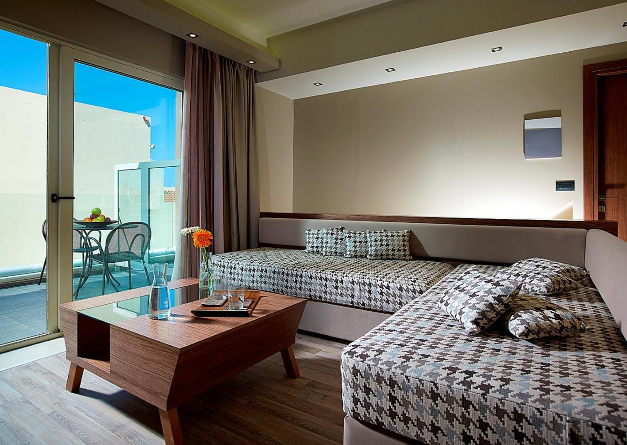 Agia Marina エロティス スイーツアパートホテル 部屋 写真